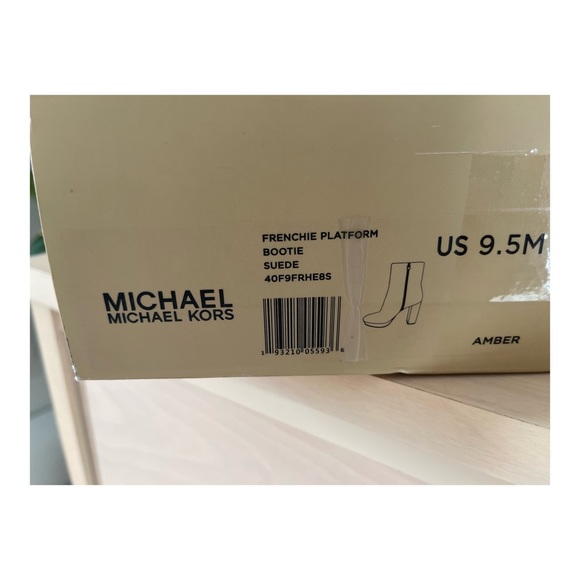 $129 MICHAEL KORS FRENCHIE PLATFORM BOOTS - Picture 5 of 6